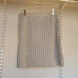Theory gray knitted skirt with pleats